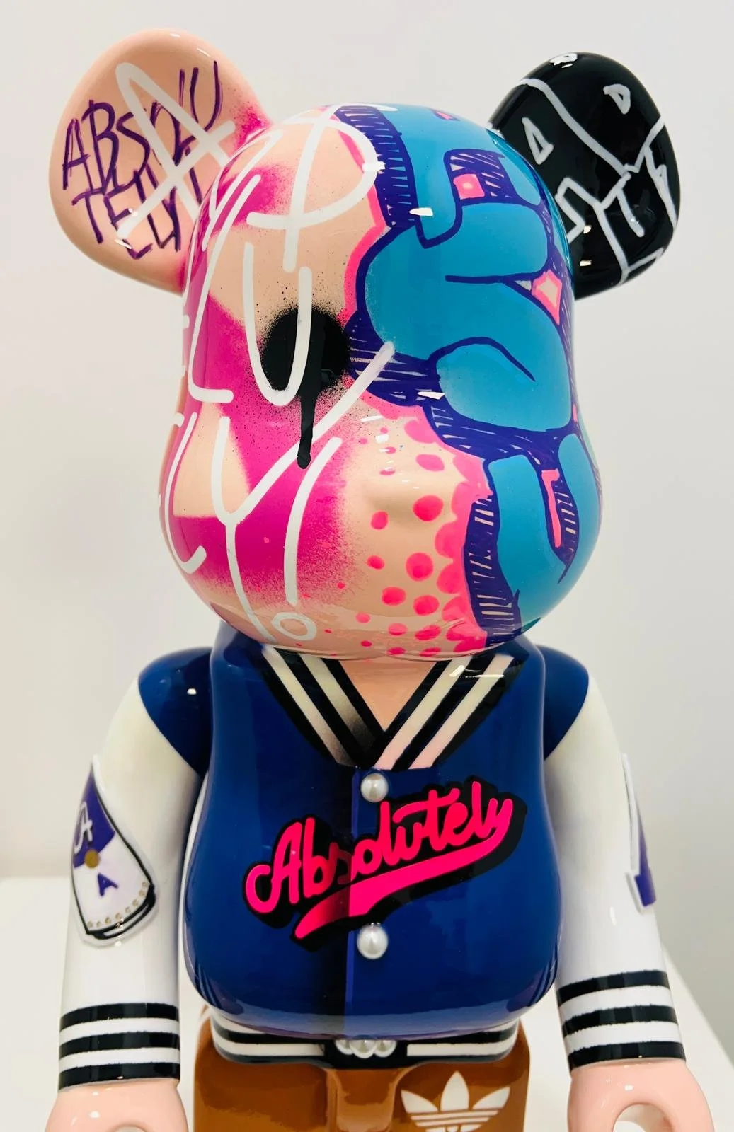 限定マット額装品/KAWS カウズ エキシビジョン限定/Bff 限定マット額装品/KAWS カウズ エキシビジョン限定/Bff - メルカリ